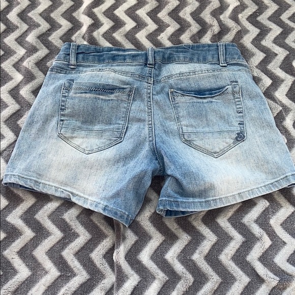 Short jean shorts - Picture 2 of 2